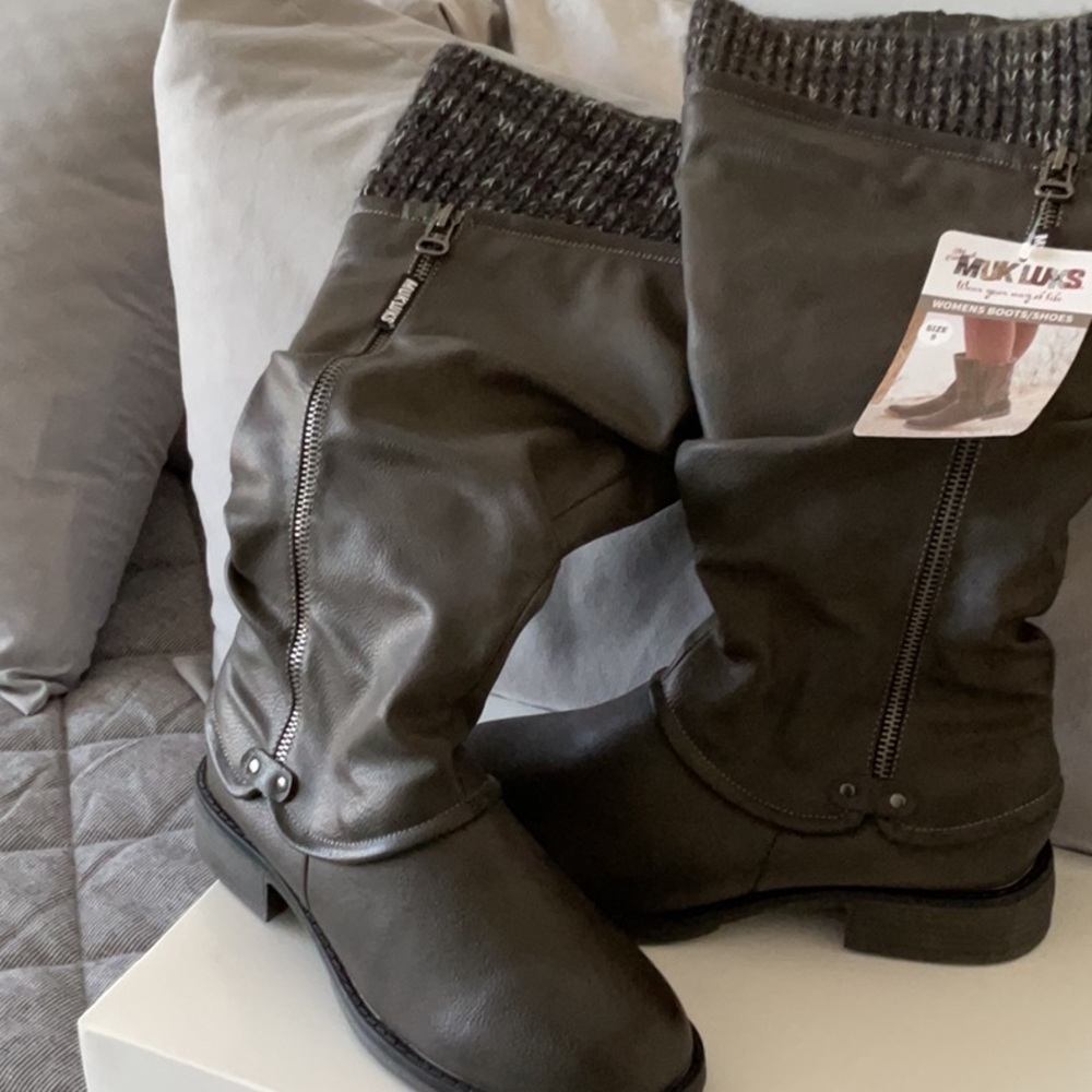 Gray Muk Luk lined boots